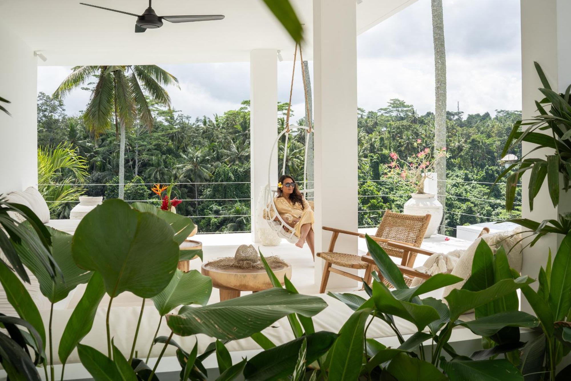 Serenity, Villa