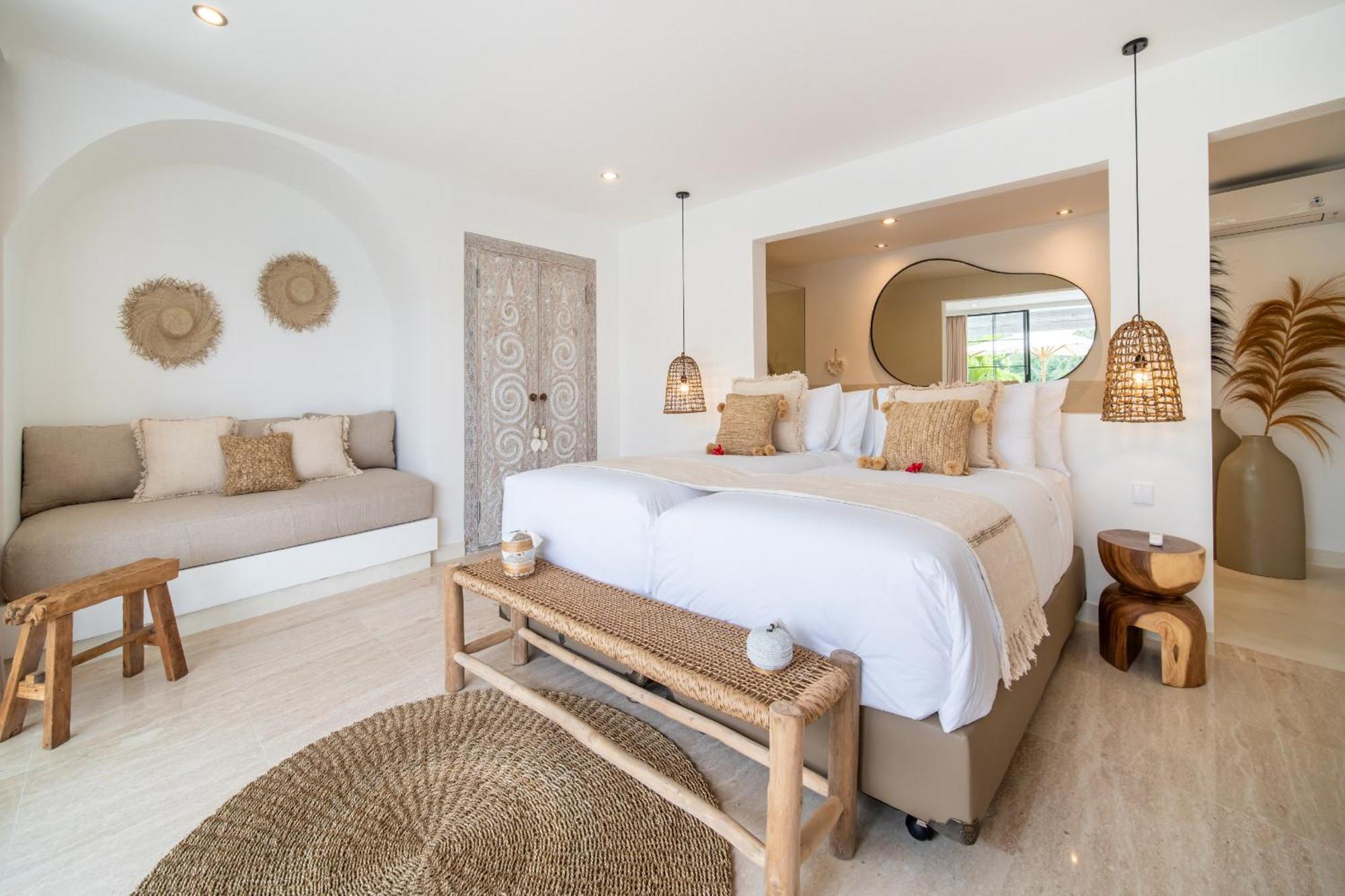 Villa Serenity, *